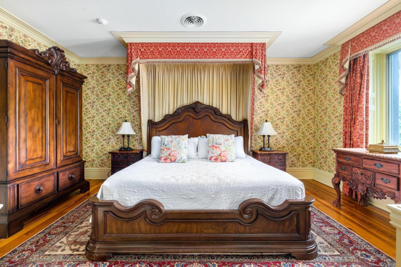 The Inn At Erlowest Lake George Luaran gambar