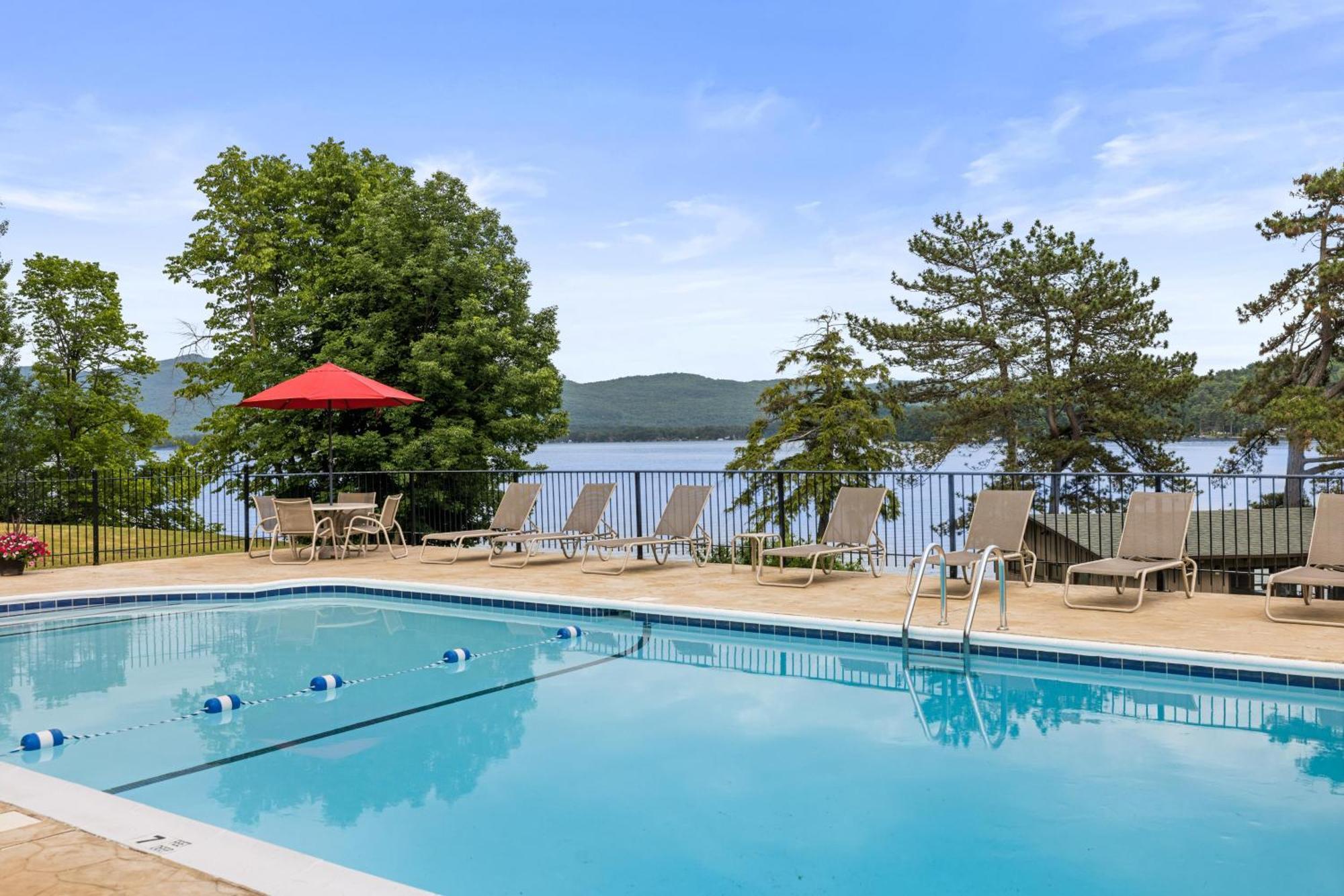 The Inn At Erlowest Lake George Luaran gambar