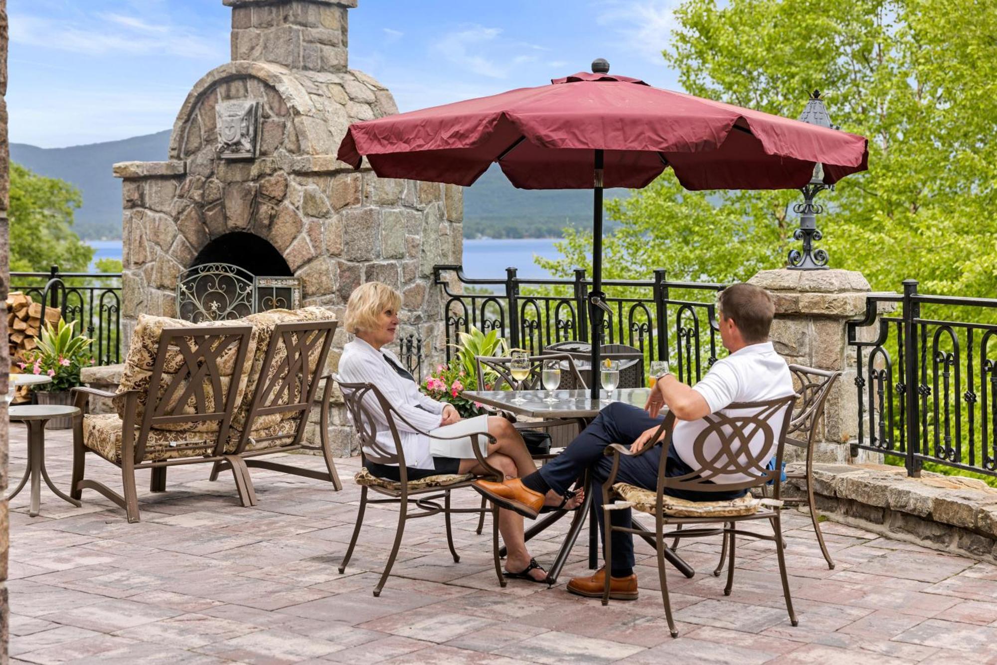 The Inn At Erlowest Lake George Luaran gambar