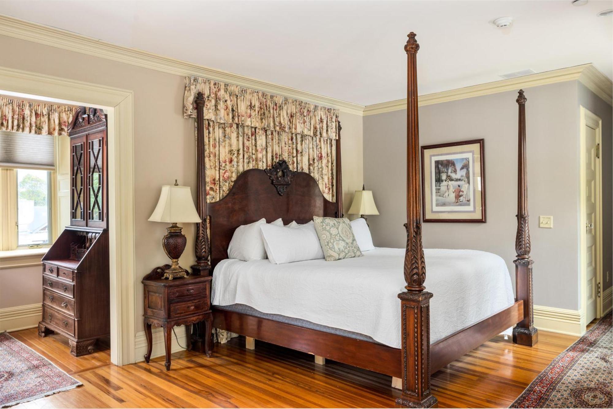 The Inn At Erlowest Lake George Luaran gambar